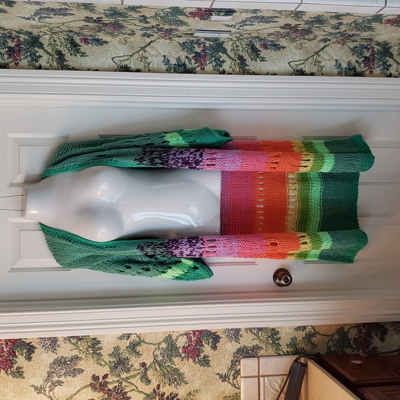 NEW! Gorgeous Colorful Gradient Knit Cardigan - Picture 13 of 14